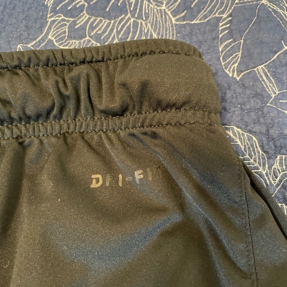 NIKE Dri-Fit Shorts Black Size Medium - Picture 4 of 8